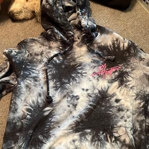 Tie-dyed black and grey combination